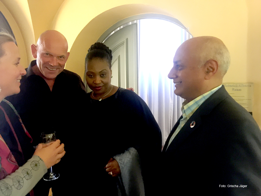 Yvonne Chaka Chaka und Louis Da Gama im Gespräch