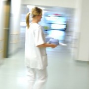 Krankenschwester im Krankenhaus