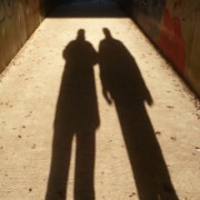 Zwei menschliche Schatten