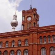 Das Rote Rathaus in Berlin: Austragungsort der Tagung "Gold for Equal Rights" (Foto: pat 555, pixelio.de)