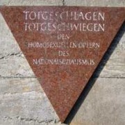 Gedenktafel in Berlin-Schöneberg zu Ehren der homosexuellen NS-Opfer (Foto: Manfred Brueckels)
