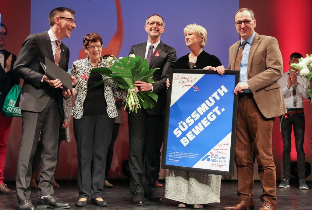 SÜSSMUTH BEWEGT: Prof. Dr. Rita Süssmuth und der Vorstand der Deutschen AIDS-Hilfe (Foto: Brigtte Dummer)