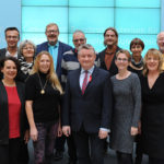 Bundesgesundheitsminister Hermann Gröhe mit den Mitgliedern des Nationalen AIDS-Beirats bei ihrer letzten gemeinsamen Sitzung am 21.11.2016.