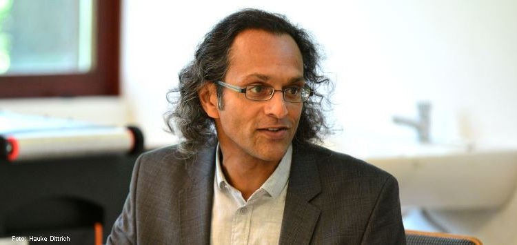 Portrait Paul Mecheril forscht über Rassismus