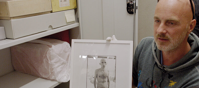 Foto aus dem Archiv des Schwulen* Museum Berlins mit einem Selbstporträt von Jürgen Baldiga.