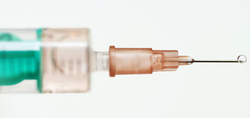 Nahaufnahme gefüllte Spritze