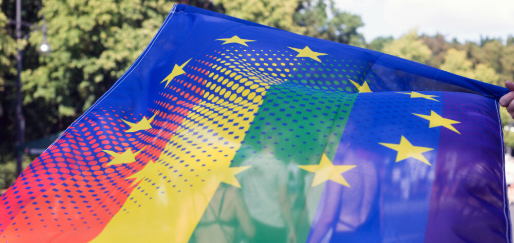 EU-Flagge in Regenbogenfarben