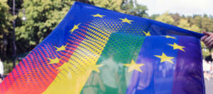 EU-Flagge in Regenbogenfarben