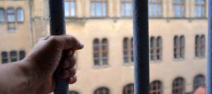 Beitragsbild zum Beitrag "Claudia Jaworski: Aktivistin für Gefangenenrechte steht wieder vor Gericht"