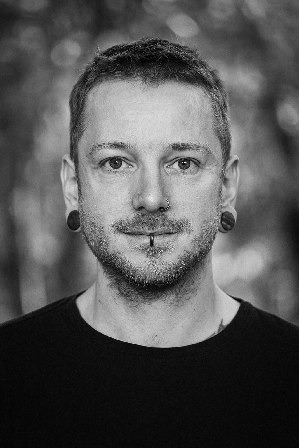 schwarz-weiß Porträt des Interviewten