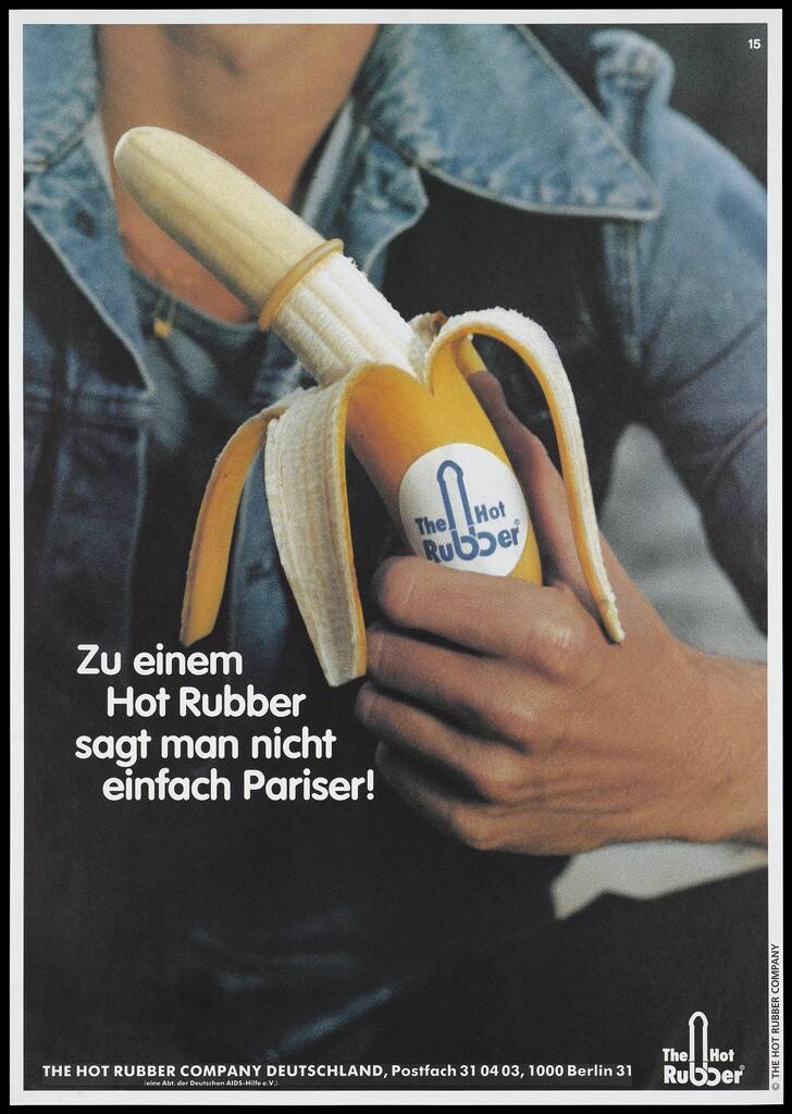 Werbeplakat: Kondom über einer geschälten Banane mit dem Aufkleber 