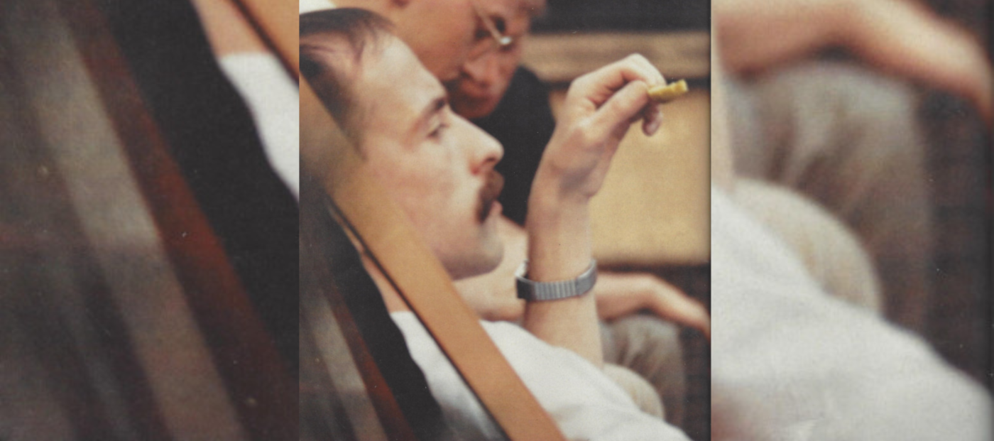 Foto von Gerd Schröder im Profil mit Zigerette in der HAnd